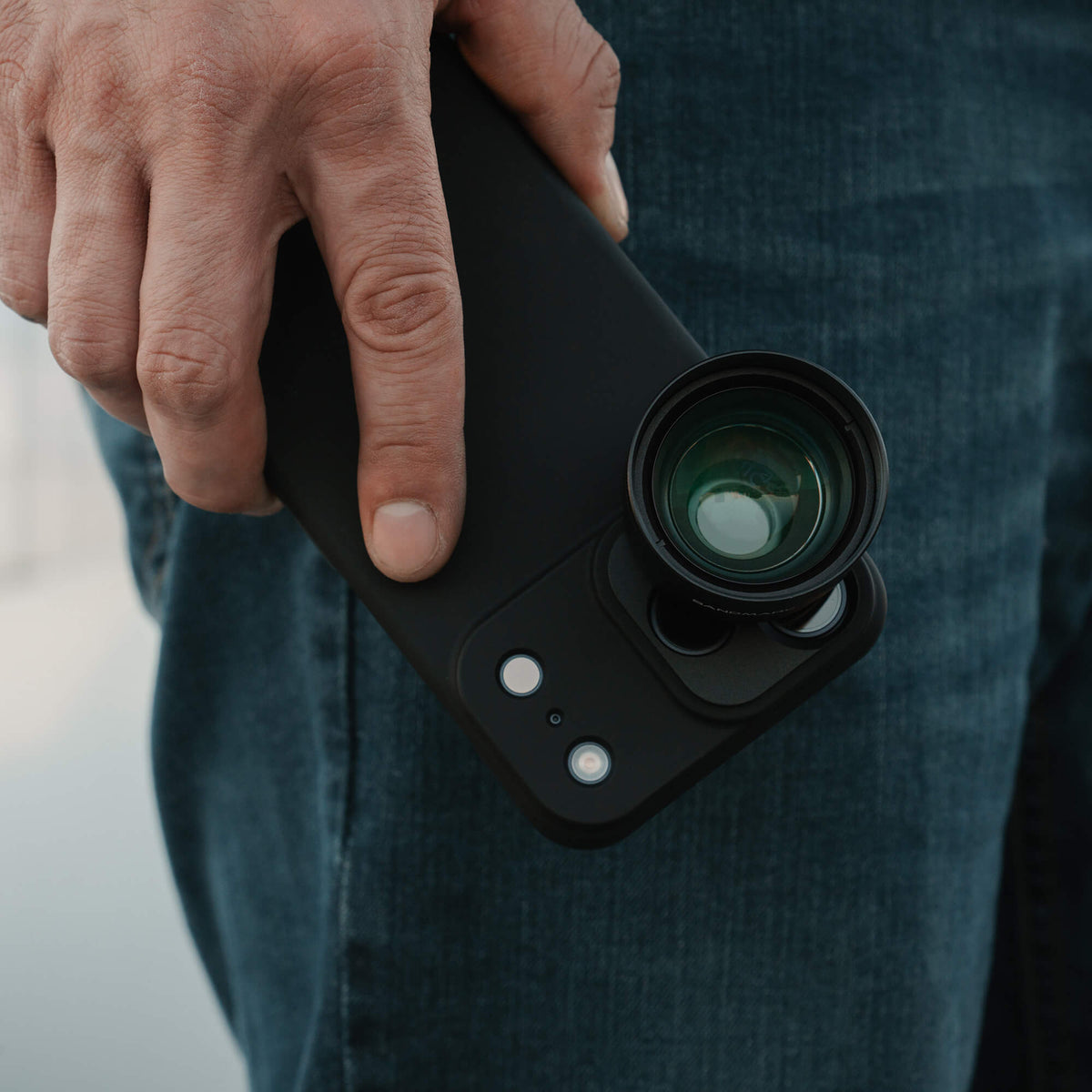 Refurbished Telephoto 2x Lens Edition - iPhone 17 Pro Max