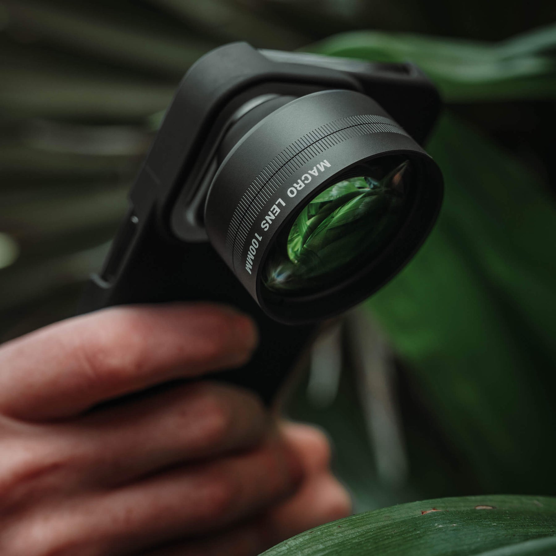 Refurbished Macro Lens Edition - iPhone 17 Pro