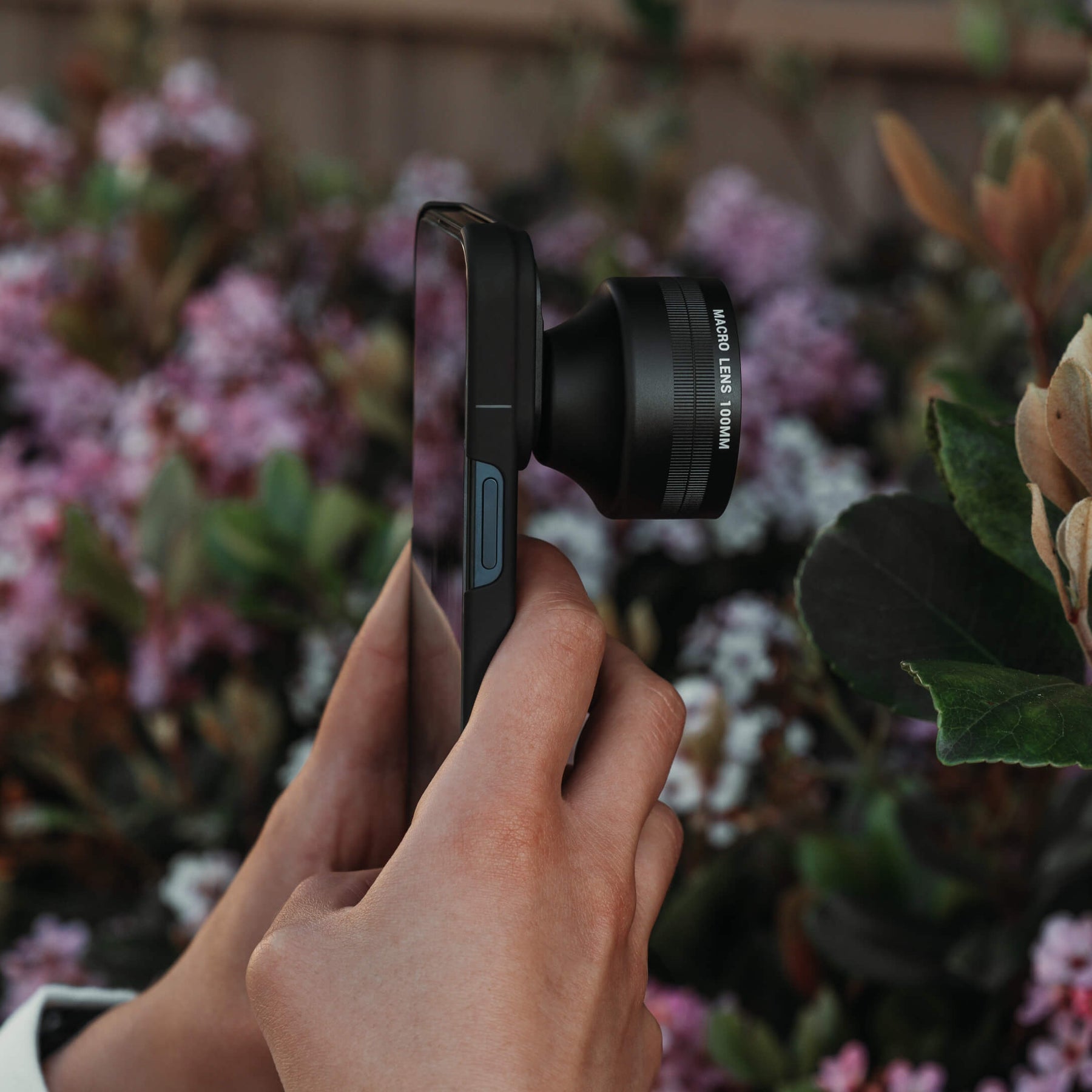 Refurbished Macro Lens Edition - iPhone 17 Pro Max